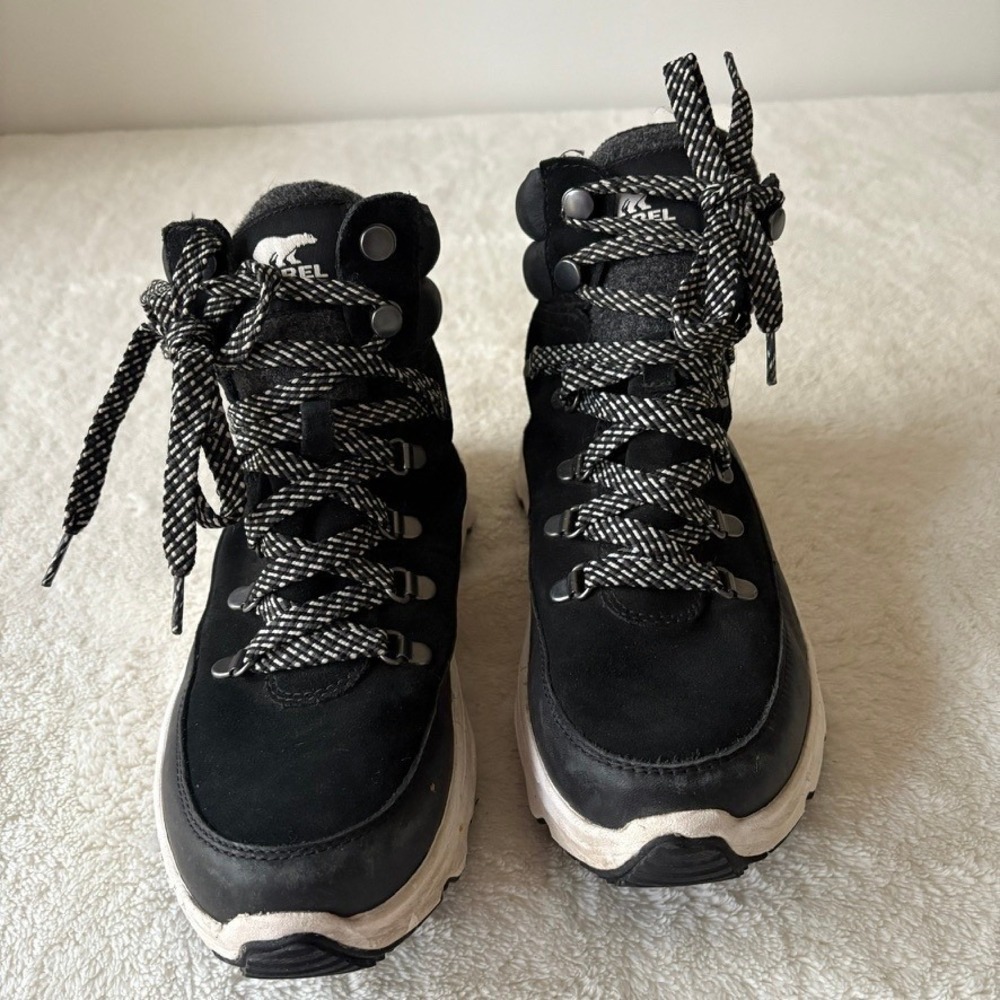 Sorel Kinetic Breakthru Conquest Boot Women's 8.5 Black White Waterproof Snow